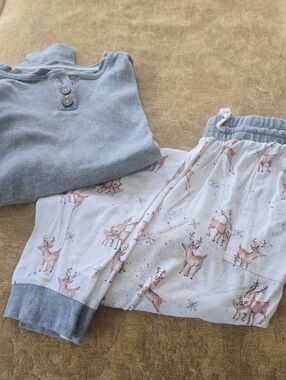 Womens 2 piece, Grey and White Reindeer Pajama Set